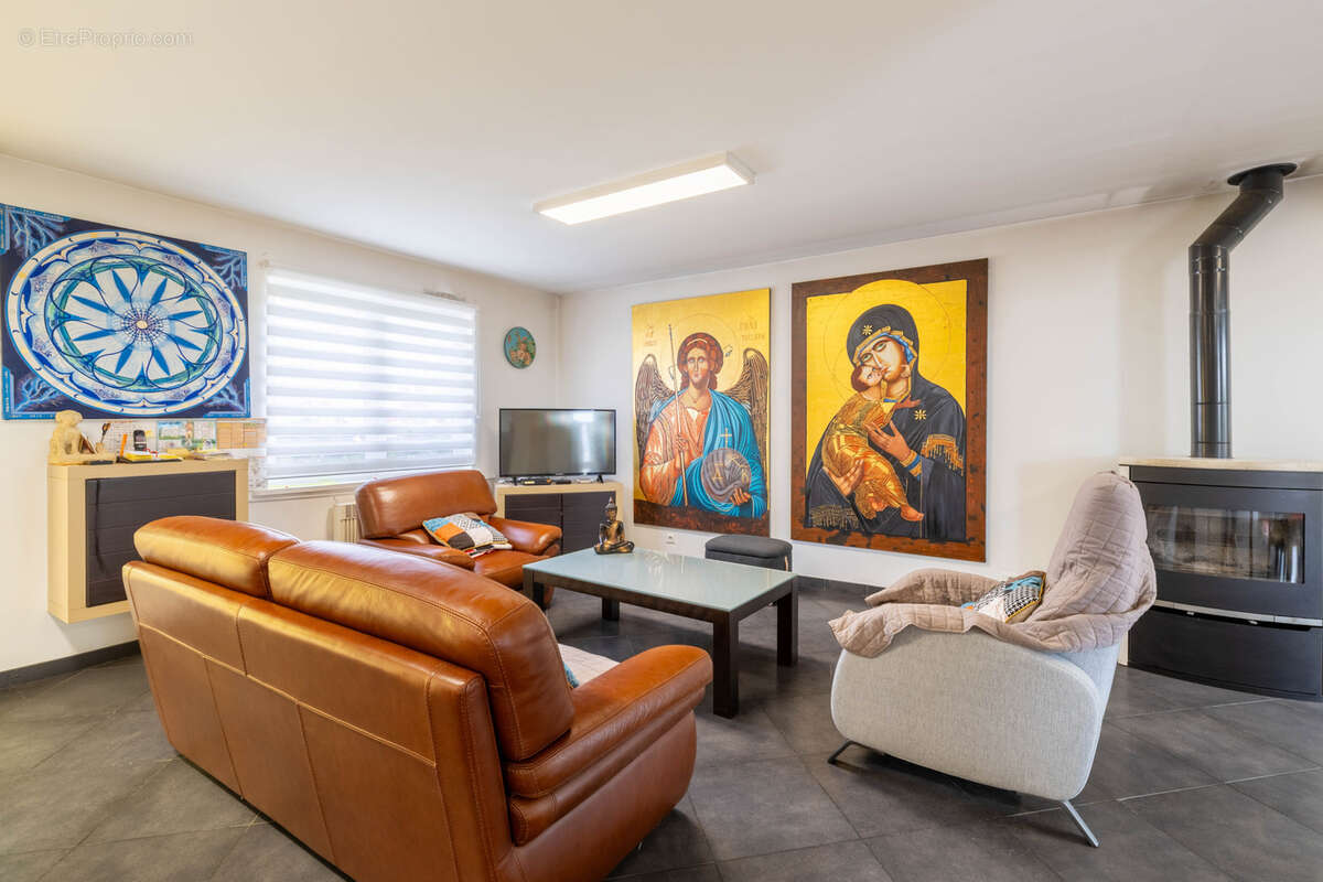 Maison à SAINT-PRIVAT-LA-MONTAGNE