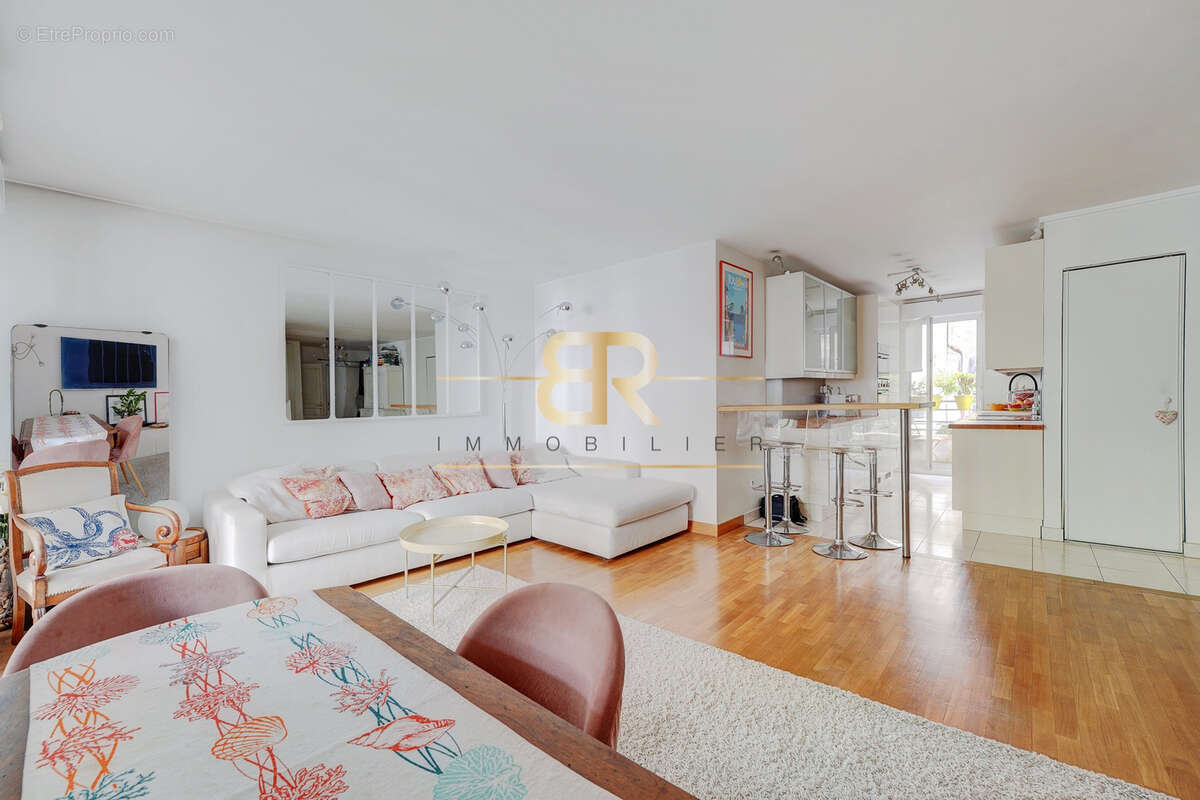 Appartement à PARIS-15E