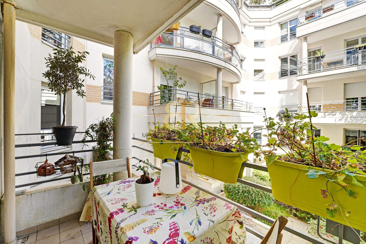 Appartement à PARIS-15E