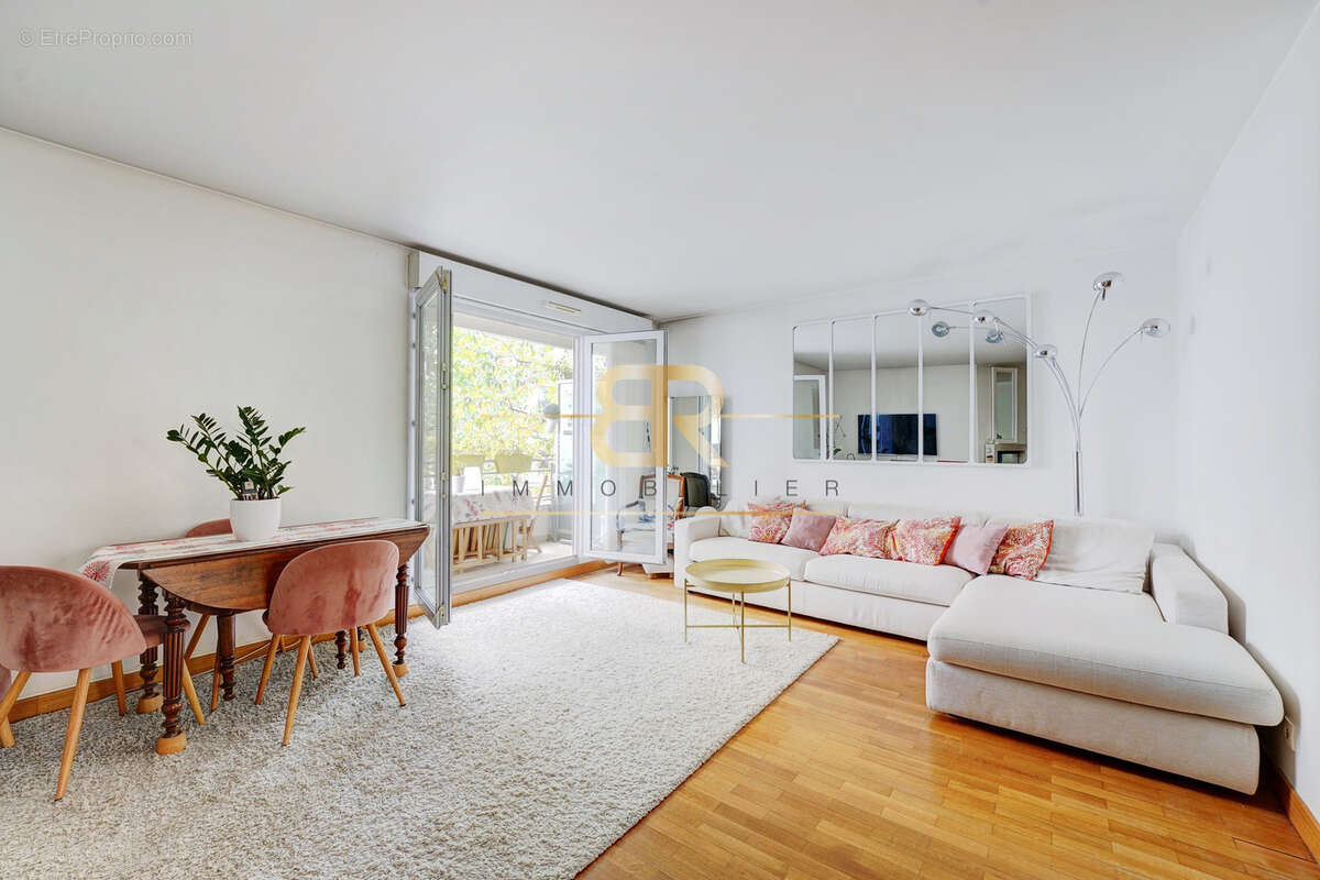 Appartement à PARIS-15E