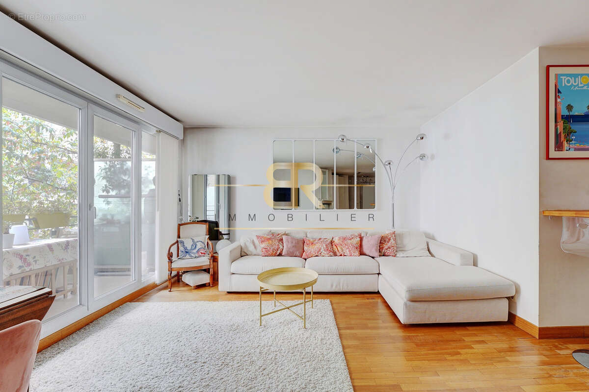 Appartement à PARIS-15E