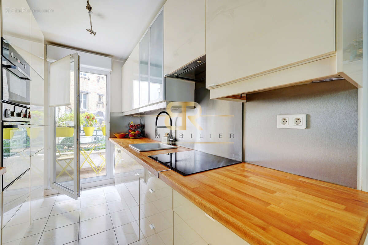 Appartement à PARIS-15E