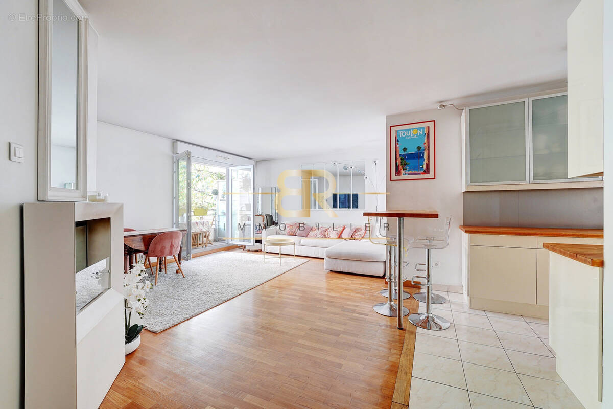 Appartement à PARIS-15E