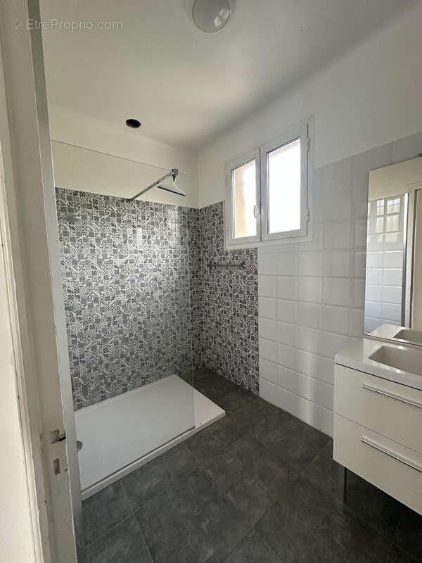 Appartement à SAINT-MARTIN-DU-VAR