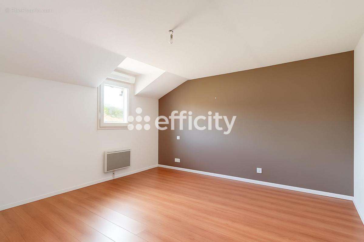 Maison à MIGNALOUX-BEAUVOIR