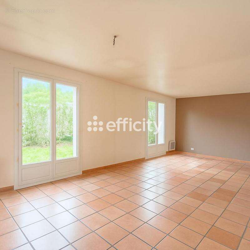 Maison à MIGNALOUX-BEAUVOIR