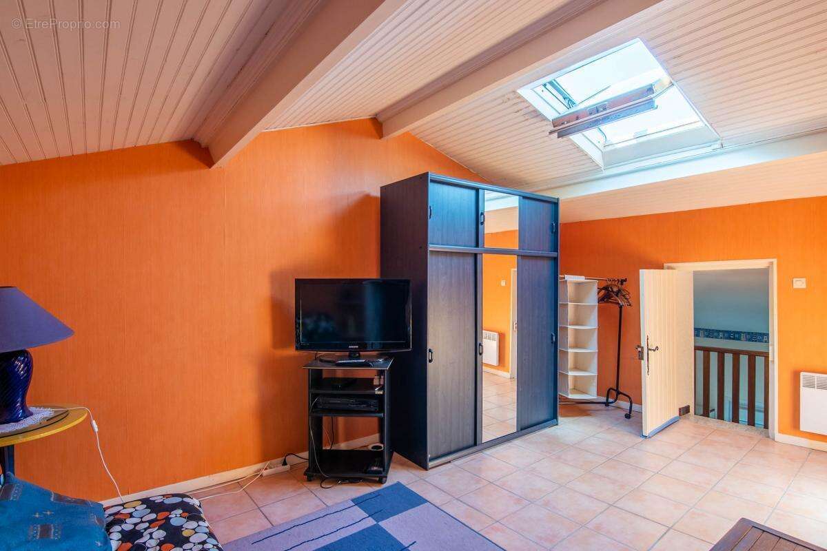 Maison à ALLEGRE-LES-FUMADES