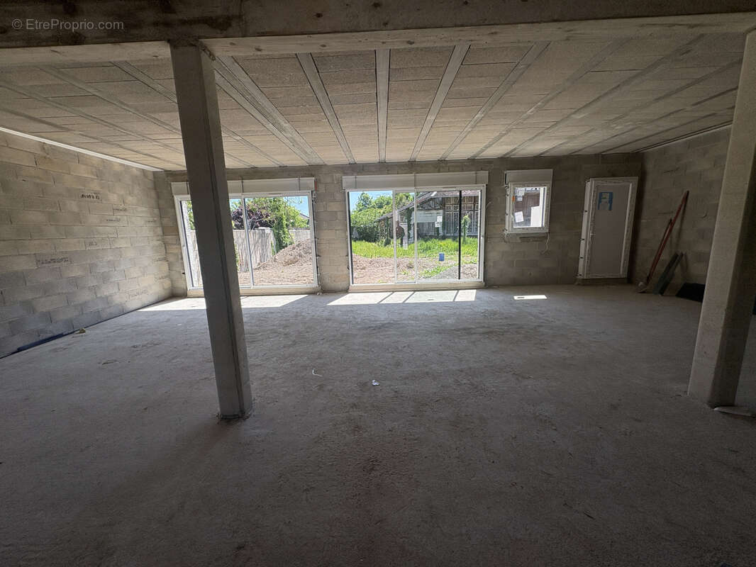 Maison à LA RIVIERE-DE-CORPS