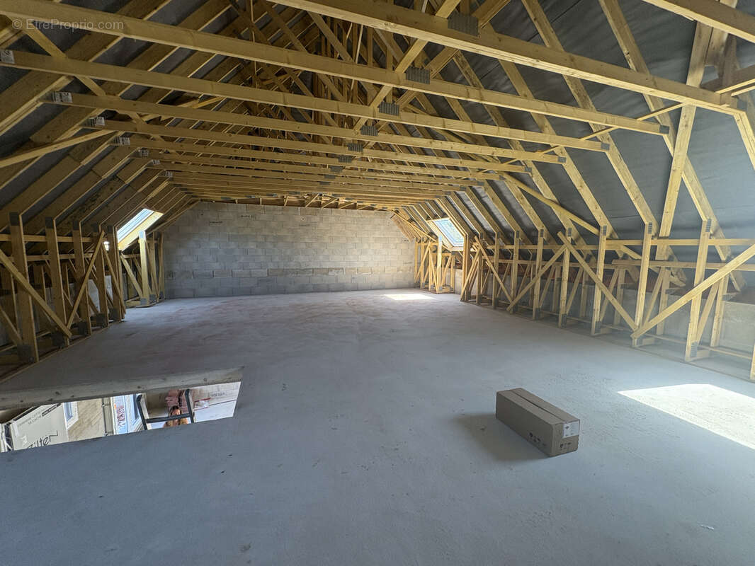 Maison à LA RIVIERE-DE-CORPS