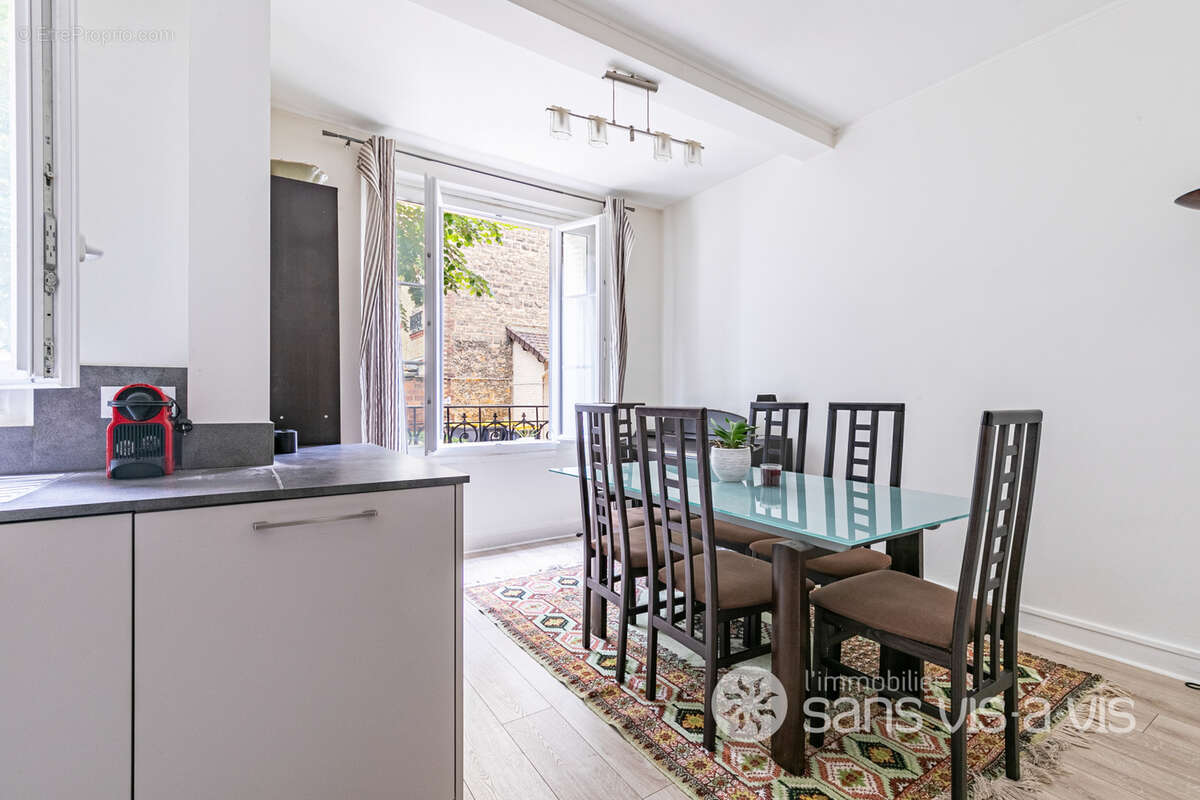 Appartement à COURBEVOIE