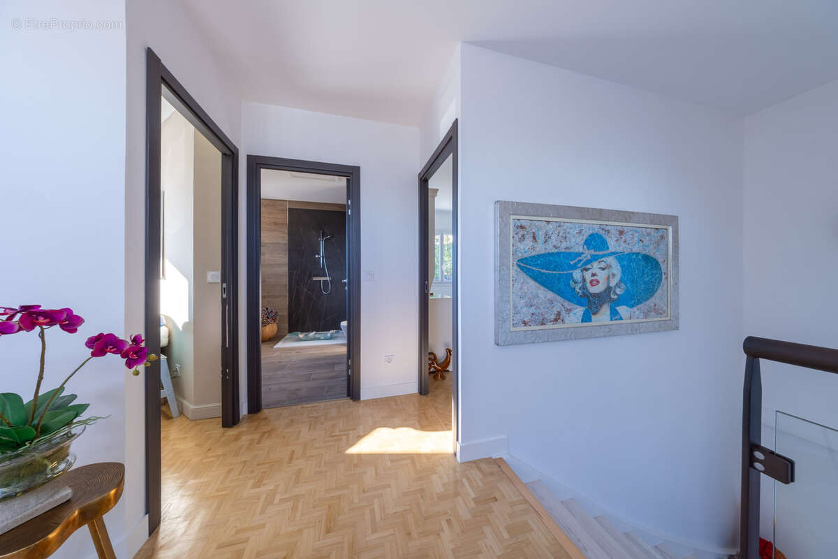 Maison à SAINT-PRIEST-EN-JAREZ