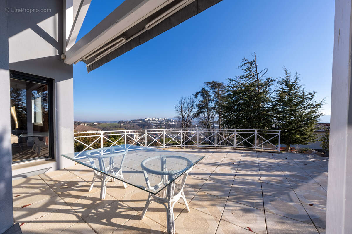 Maison à SAINT-PRIEST-EN-JAREZ