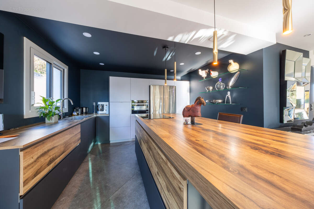 Maison à SAINT-PRIEST-EN-JAREZ