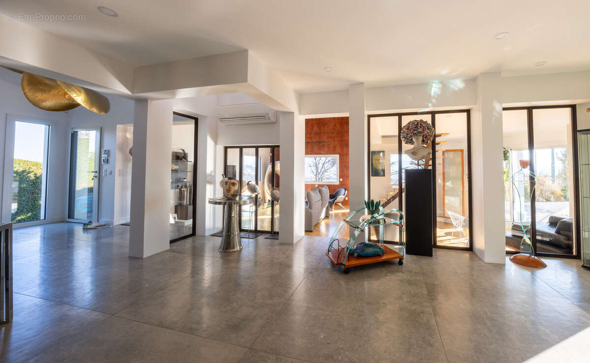 Maison à SAINT-PRIEST-EN-JAREZ