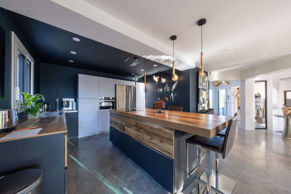 Maison à SAINT-PRIEST-EN-JAREZ