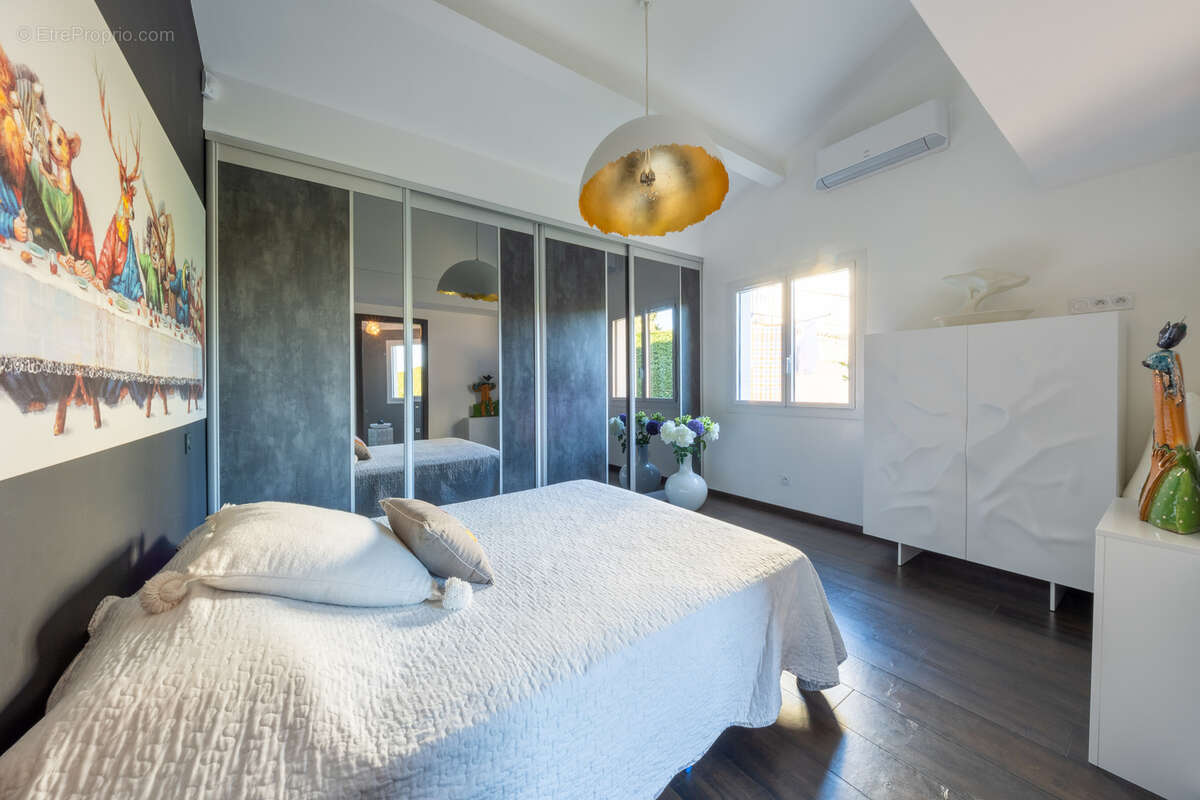 Maison à SAINT-PRIEST-EN-JAREZ