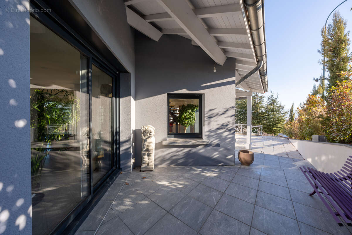 Maison à SAINT-PRIEST-EN-JAREZ