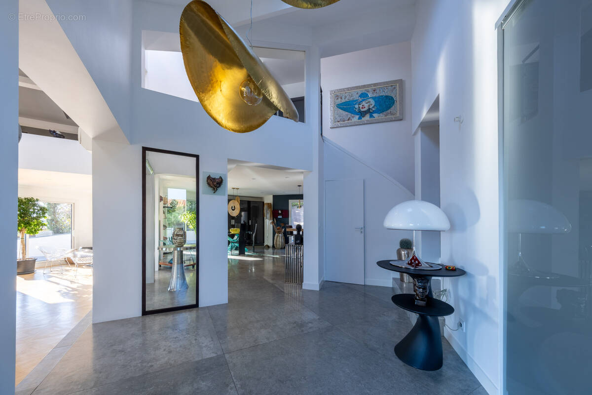 Maison à SAINT-PRIEST-EN-JAREZ