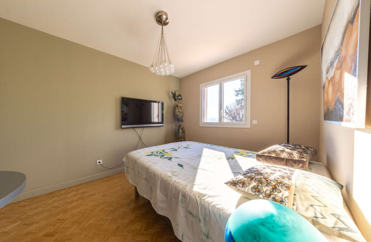 Maison à SAINT-PRIEST-EN-JAREZ