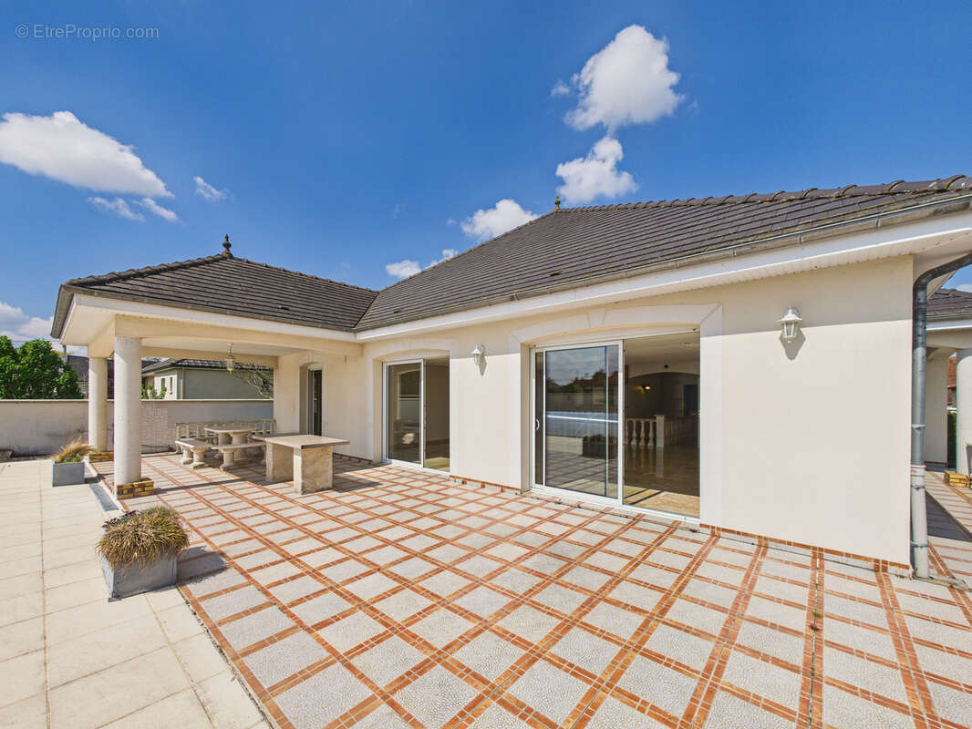 Maison à SAINT-MESMIN