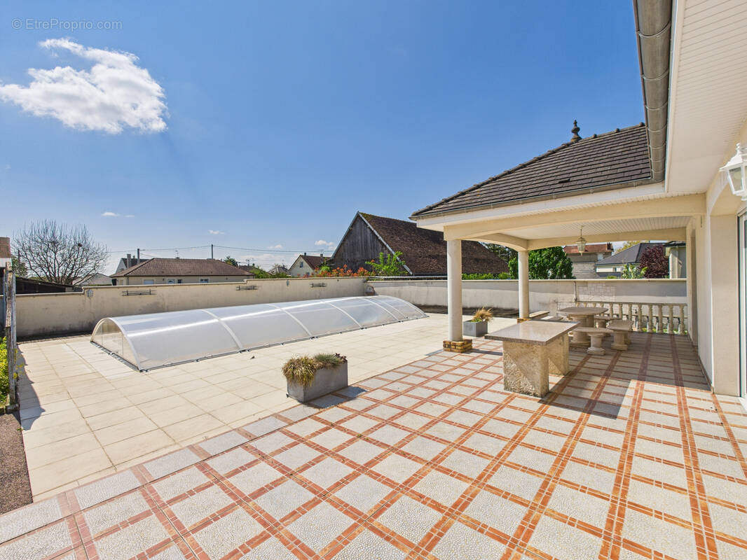 Maison à SAINT-MESMIN