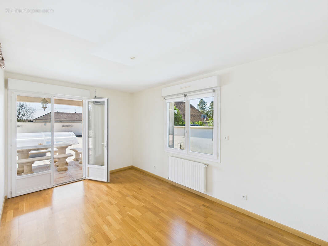 Maison à SAINT-MESMIN