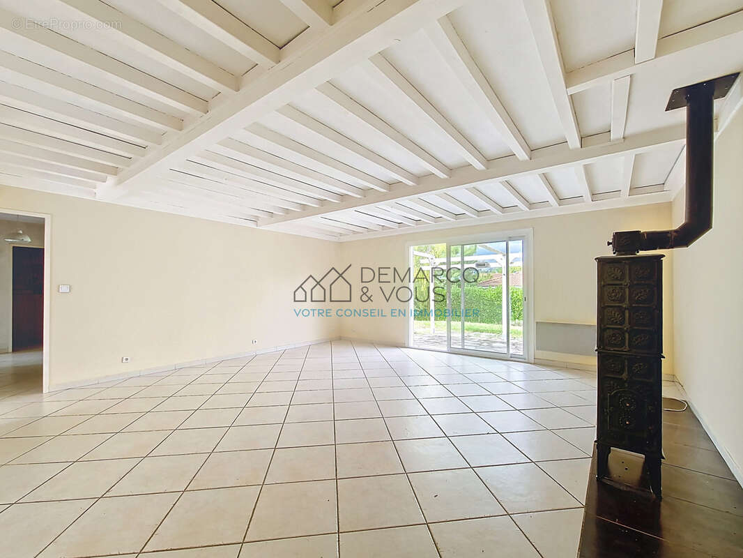 Maison à SAINT-GENIS-LAVAL