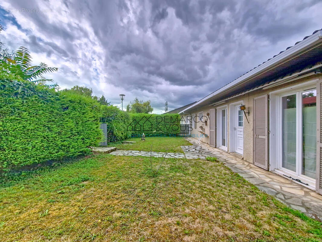 Maison à SAINT-GENIS-LAVAL