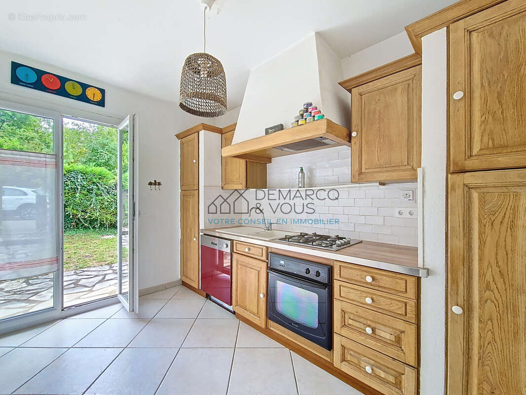 Maison à SAINT-GENIS-LAVAL