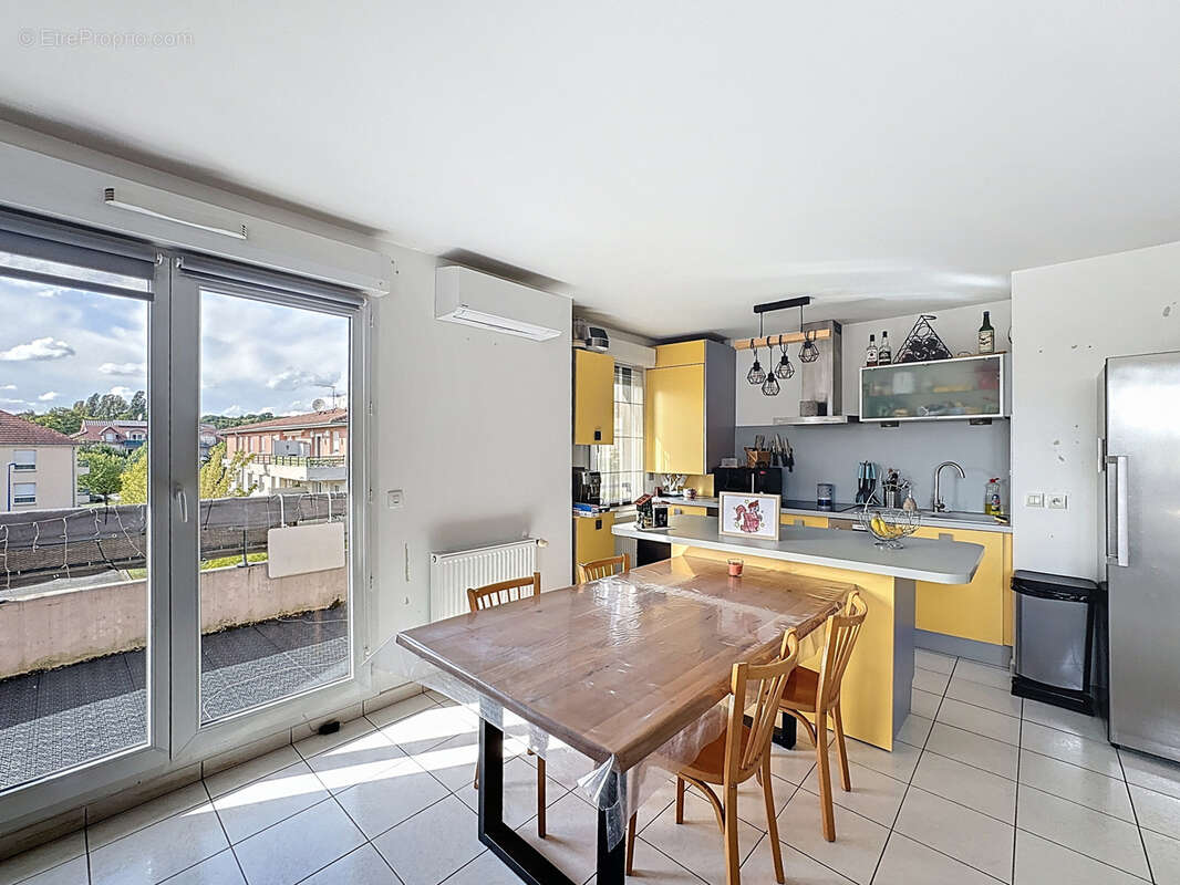 Appartement à GRAND-CHARMONT