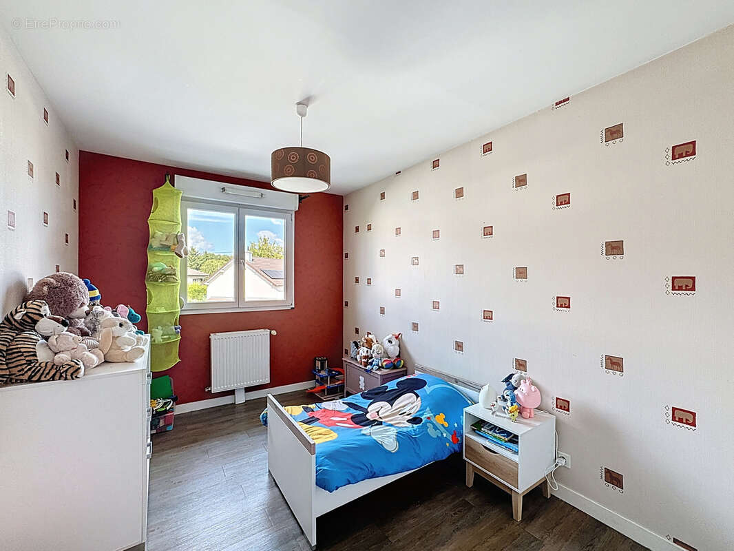 Appartement à GRAND-CHARMONT