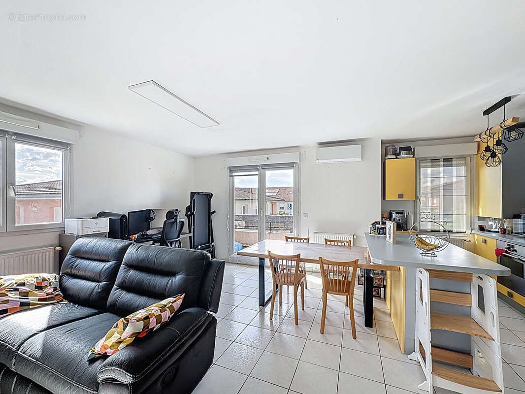 Appartement à GRAND-CHARMONT