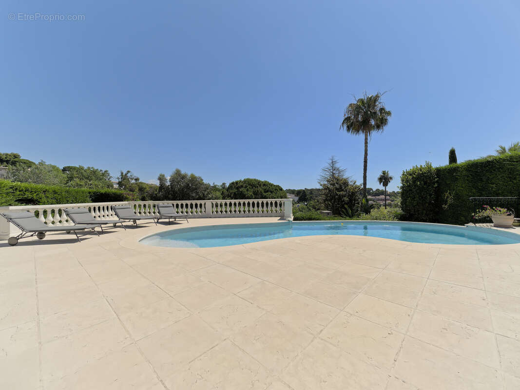 Maison à VILLENEUVE-LOUBET