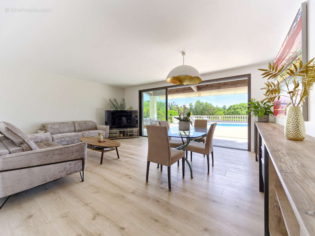 Maison à VILLENEUVE-LOUBET