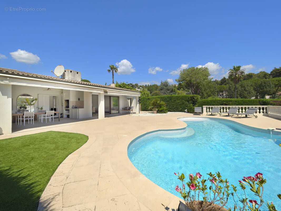 Maison à VILLENEUVE-LOUBET