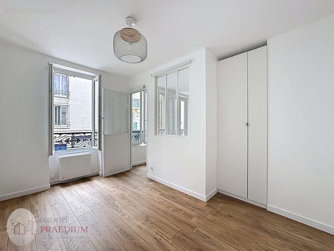 Appartement à PARIS-17E
