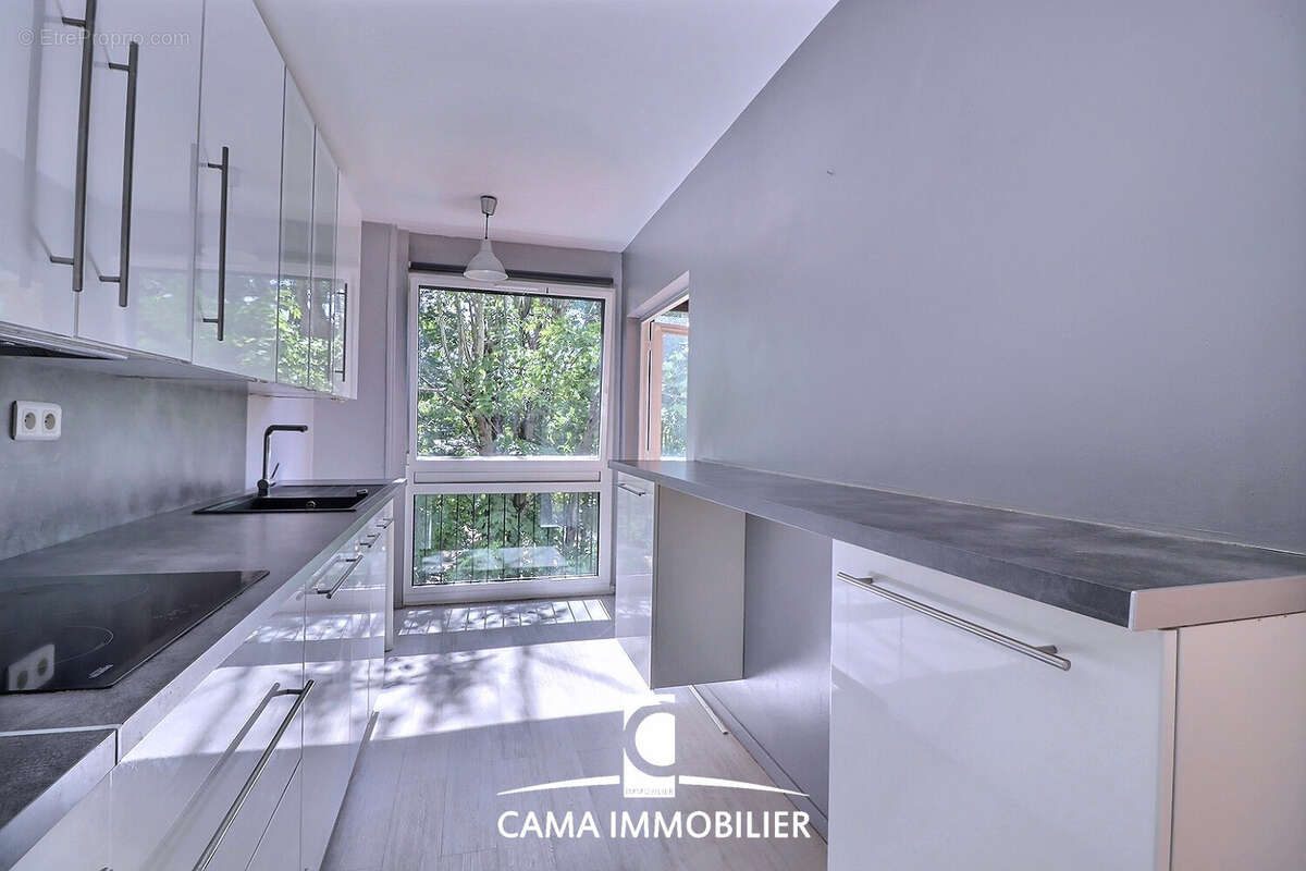 Appartement à FONTENAY-LE-FLEURY