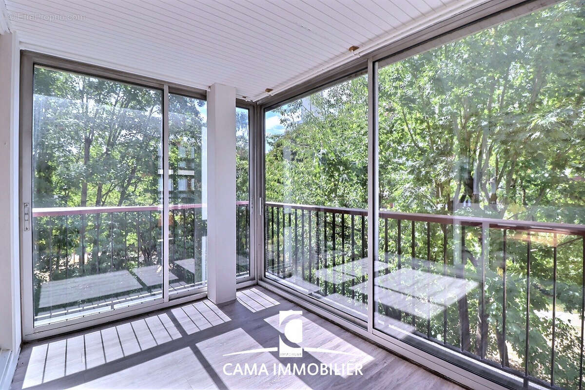 Appartement à FONTENAY-LE-FLEURY