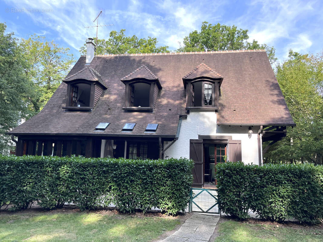 Maison à FERRIERES-EN-GATINAIS