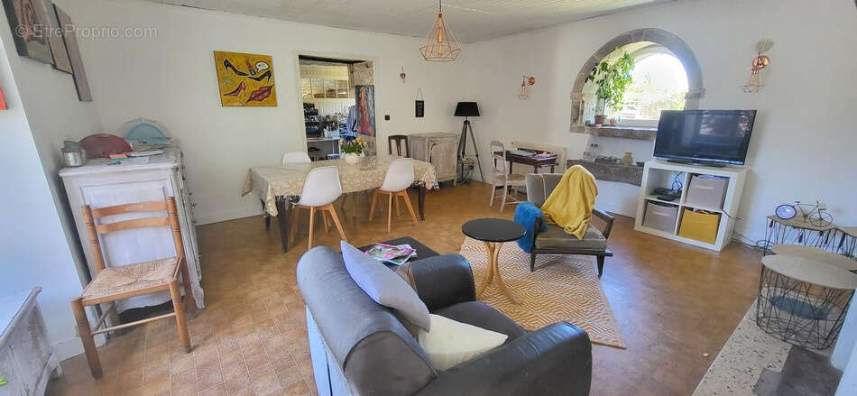 Maison à SAINT-CHAMARAND