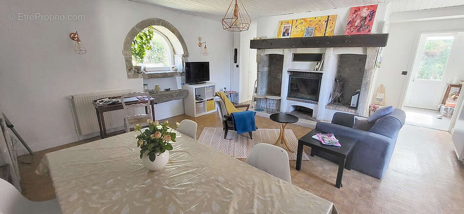 Maison à SAINT-CHAMARAND