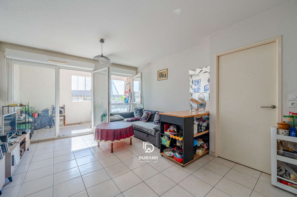 Appartement à MARSEILLE-3E