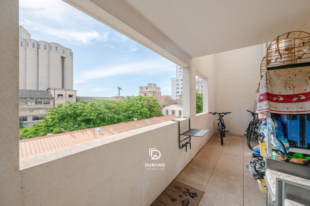 Appartement à MARSEILLE-3E