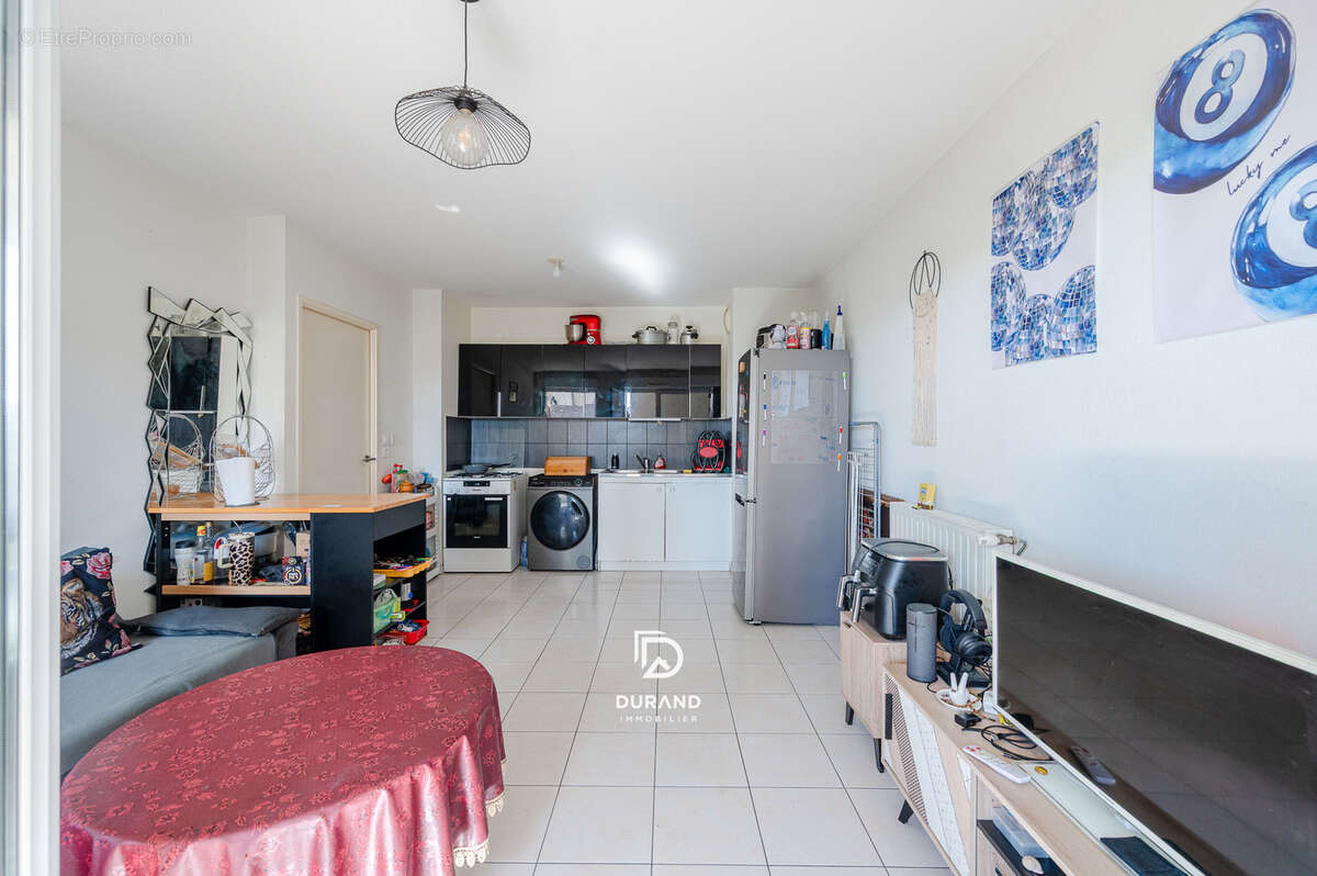 Appartement à MARSEILLE-3E