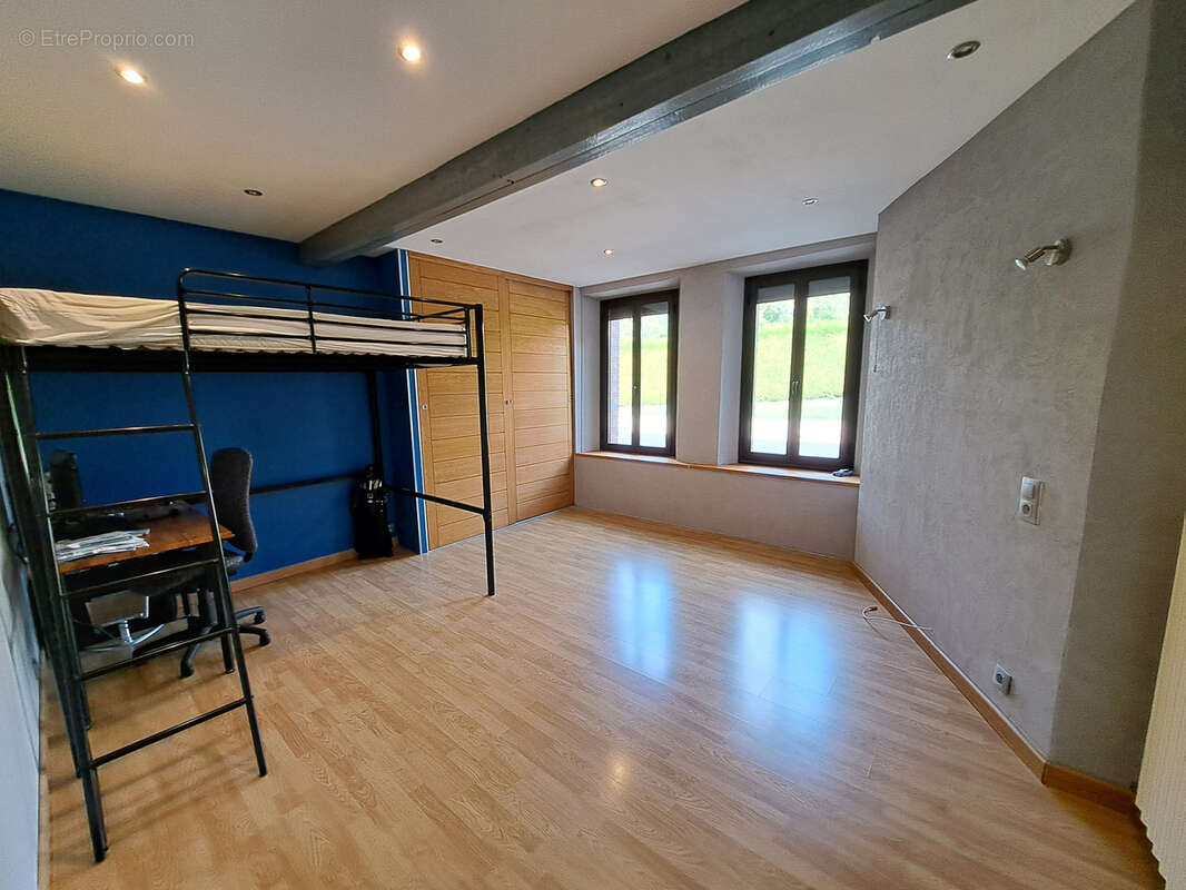 Maison à PONT-SUR-YONNE