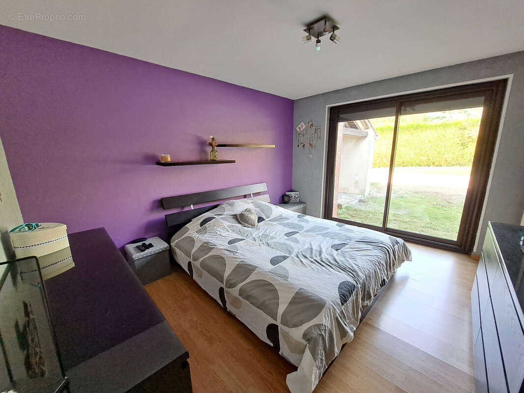 Maison à PONT-SUR-YONNE