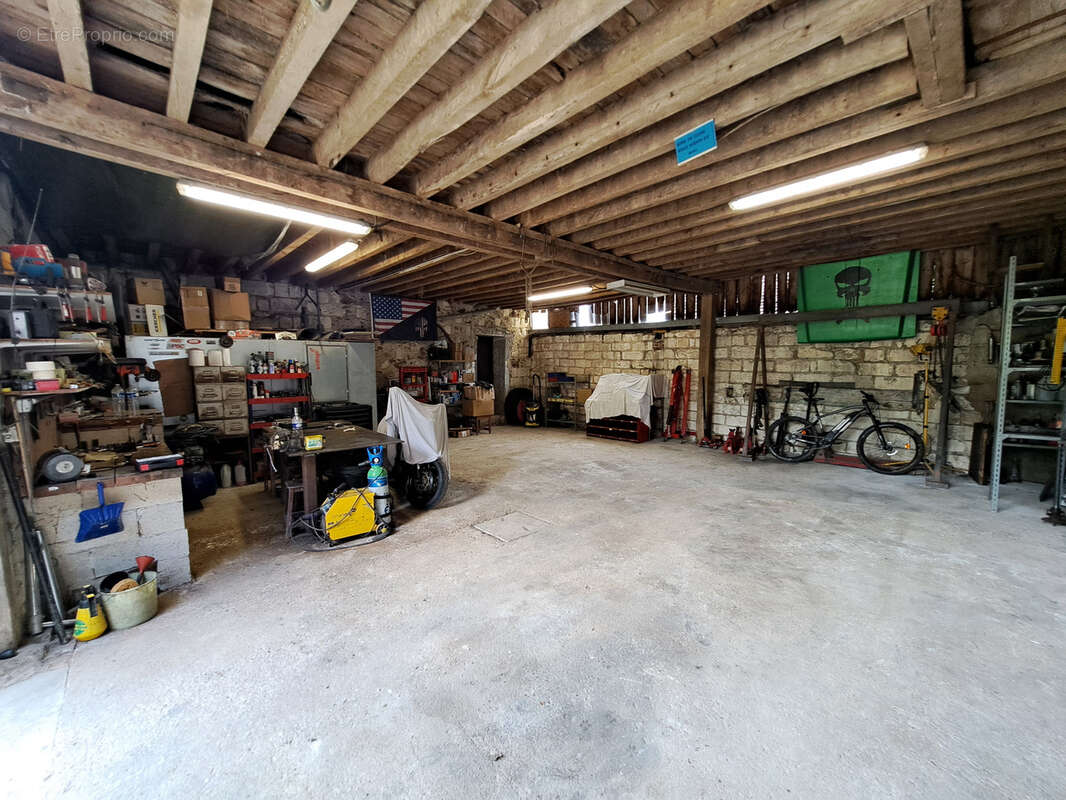 Maison à PONT-SUR-YONNE