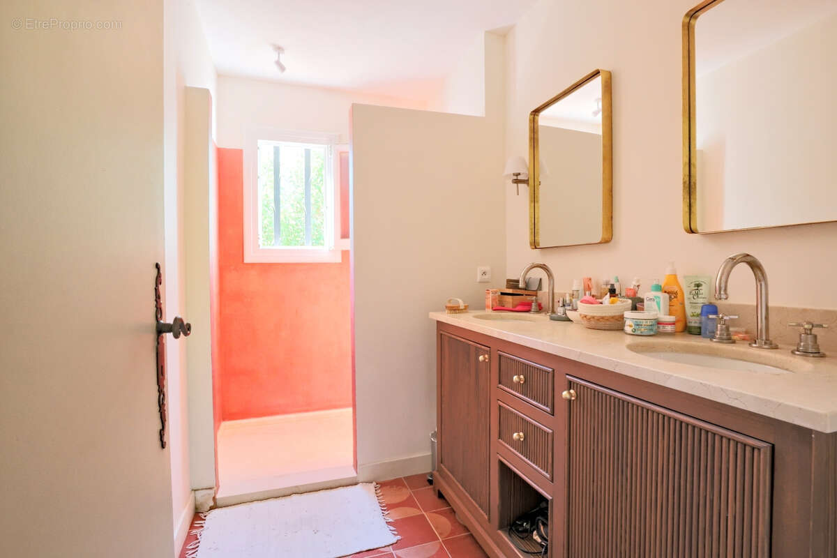 Maison à SOLLIES-PONT