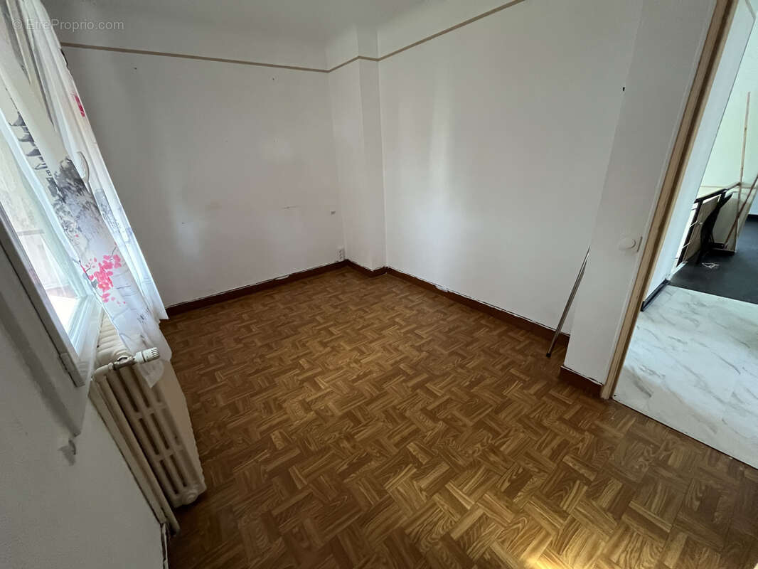 Maison à PARAY-VIEILLE-POSTE