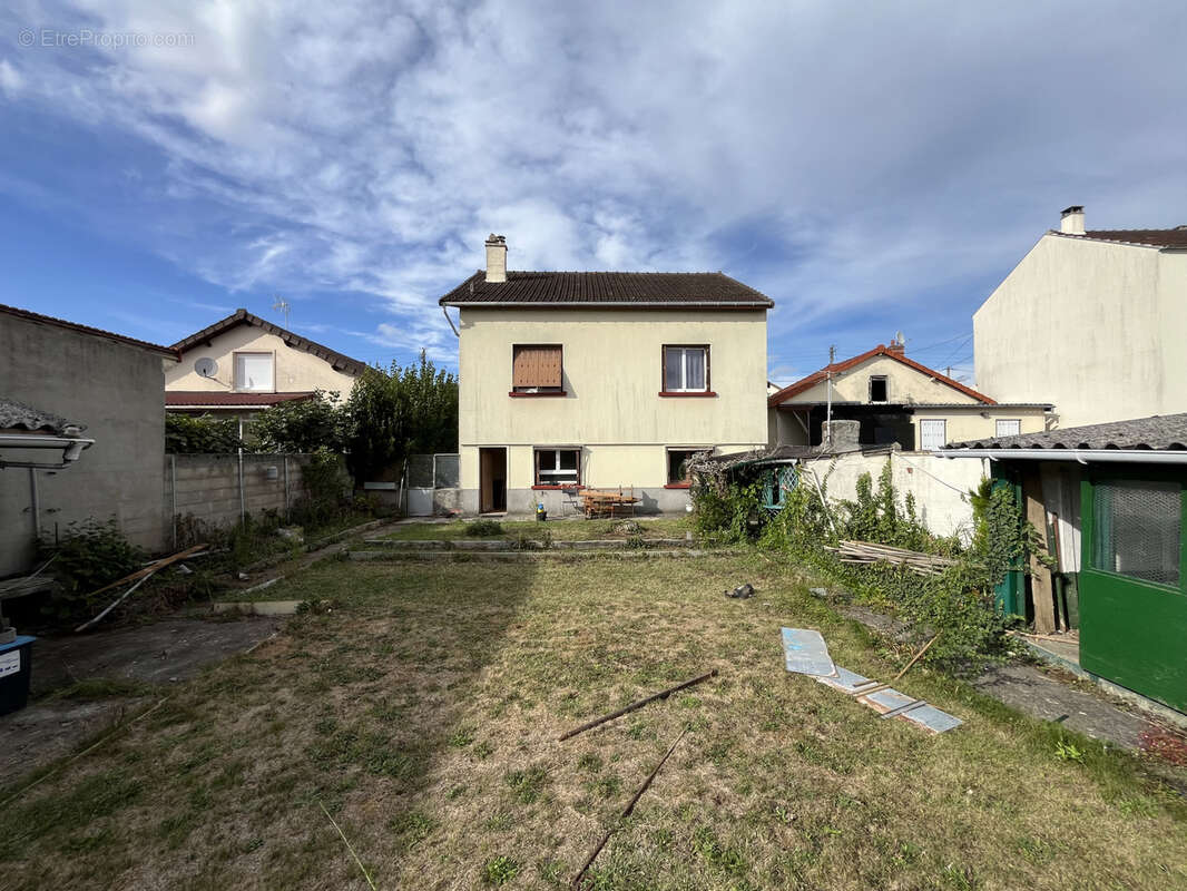 Maison à PARAY-VIEILLE-POSTE